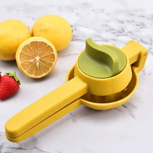 Nouveau produit <span class=keywords><strong>presse</strong></span>-citron en plastique jus de citron <span class=keywords><strong>presse</strong></span>-agrumes de fruits <span class=keywords><strong>presse</strong></span>-agrumes <span class=keywords><strong>manuel</strong></span> de fruits professionnels <span class=keywords><strong>presse</strong></span>-agrumes de citron <span class=keywords><strong>et</strong></span> de lime <span class=keywords><strong>presse</strong></span>-agrumes - Product Image 3