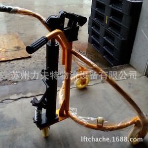 Chariot élévateur à tambour 200L en acier pour fûts d'huile, à pédale hydraulique, réglable, pour entrepôt, avec roues en nylon - Product Image 4