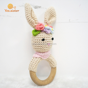 Mode chaude En Bois de Hêtre <span class=keywords><strong>Anneau</strong></span> <span class=keywords><strong>Crochet</strong></span> Lapin <span class=keywords><strong>Hochet</strong></span> <span class=keywords><strong>Anneau</strong></span> De Dentition Jouet - Product Image 3
