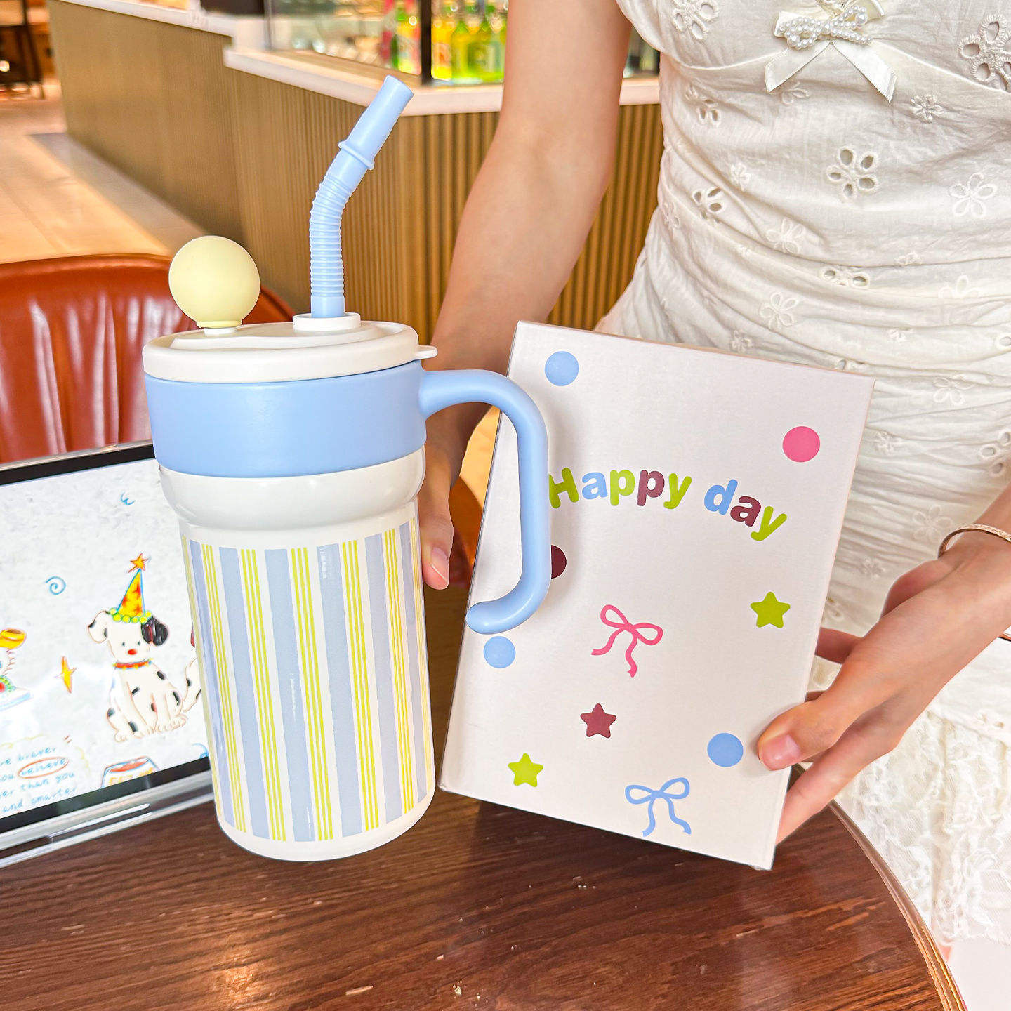 สีน้ำเงิน (ซับในเซรามิก)