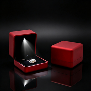 Caja de Embalaje de Joyería Personalizable con Logotipo LED, de Cuero PU Ecológico y Moderno, para Guardar Pulseras, Colgantes, Collares y Anillos - Product Image 4