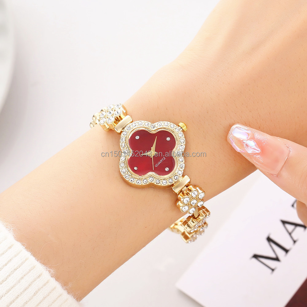 2025 Women's New Luxury Gold Quartz Watch Creative Diamond Pattern Dial Fashion Bracelet Watch for Ladies