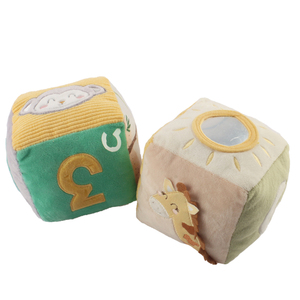 Cube éducatif en peluche douce et écologique pour bébé, <span class=keywords><strong>jouet</strong></span> d'apprentissage des animaux et des chiffres pour le développement précoce des enfants de 5 à 7 ans - Product Image 4