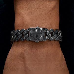 สร้อยข้อมือแบบ Cuban Link สีดำสำหรับทุกเพศ พร้อมตัวล็อคแบบสี่เหลี่ยม สไตล์หรูหรา ประดับเพชร ชุบทองคำแท้ รับรองโดย IGI 18K - Product Image 3
