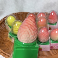 Vente en gros : Crème glacée mangue la plus délicieuse du fournisseur chinois, crème glacée mangue citron pêche virale, crème glacée en forme de fruit, alimentation exotique