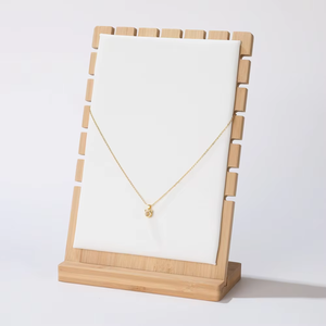Tablero rectangular alto de madera tapizado en terciopelo para exhibir collares, con múltiples ranuras para colgar, para escaparates de tiendas. - Product Image 1