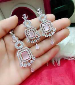 Ensemble de pendentifs en diamant américain Cz Stone Party Wear Premium Design Jewellery Handmade Bulk Product - Product Image 6