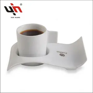 Yanxiang 2023 뜨거운 판매 가장 인기있는 흰색 도자기 컵 접시 에스프레소 세라믹 커피 컵 파티를위한 초기 머그