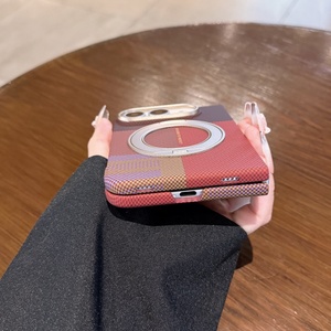 Étui de téléphone magnétique personnalisé en fibre de carbone texturée pour iPhone Duo avec protection à 360° °   Support en métal ultra fin pour PC, coque rigide antichoc - Product Image 5