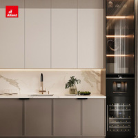 Meuble de cuisine moderne en forme de L, automatique et sur mesure, en panneaux de particules mélaminés, pour la maison, de la marque Alland European Canada.