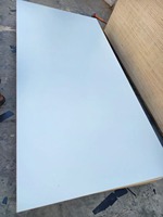 1220x2440mm panneau de contreplaqué laminé à face mélamine blanche de qualité meubles 5mm-18mm épaisseur E0 principalement peuplier pour Table de cuisine