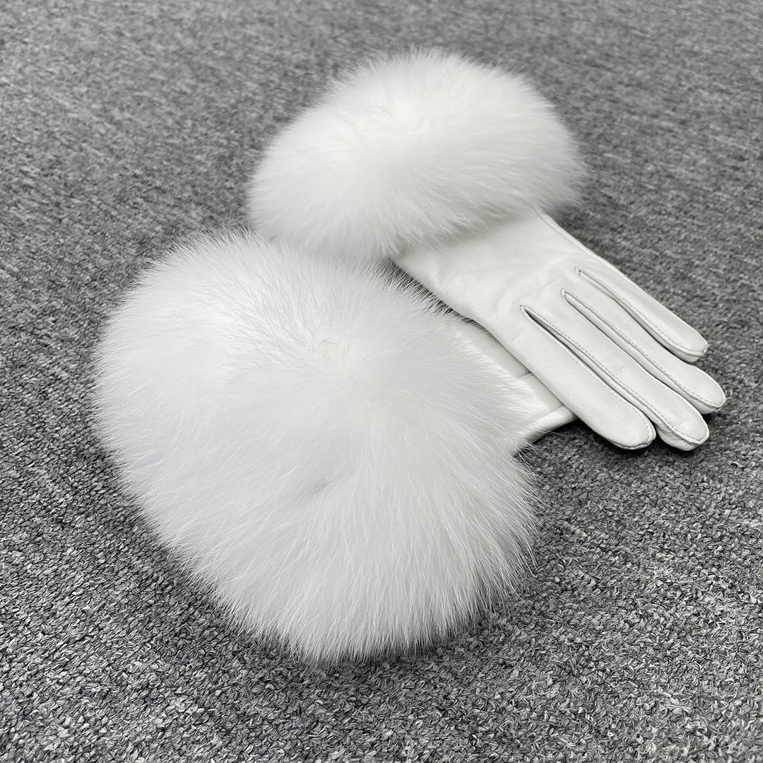 4 leather gloves white