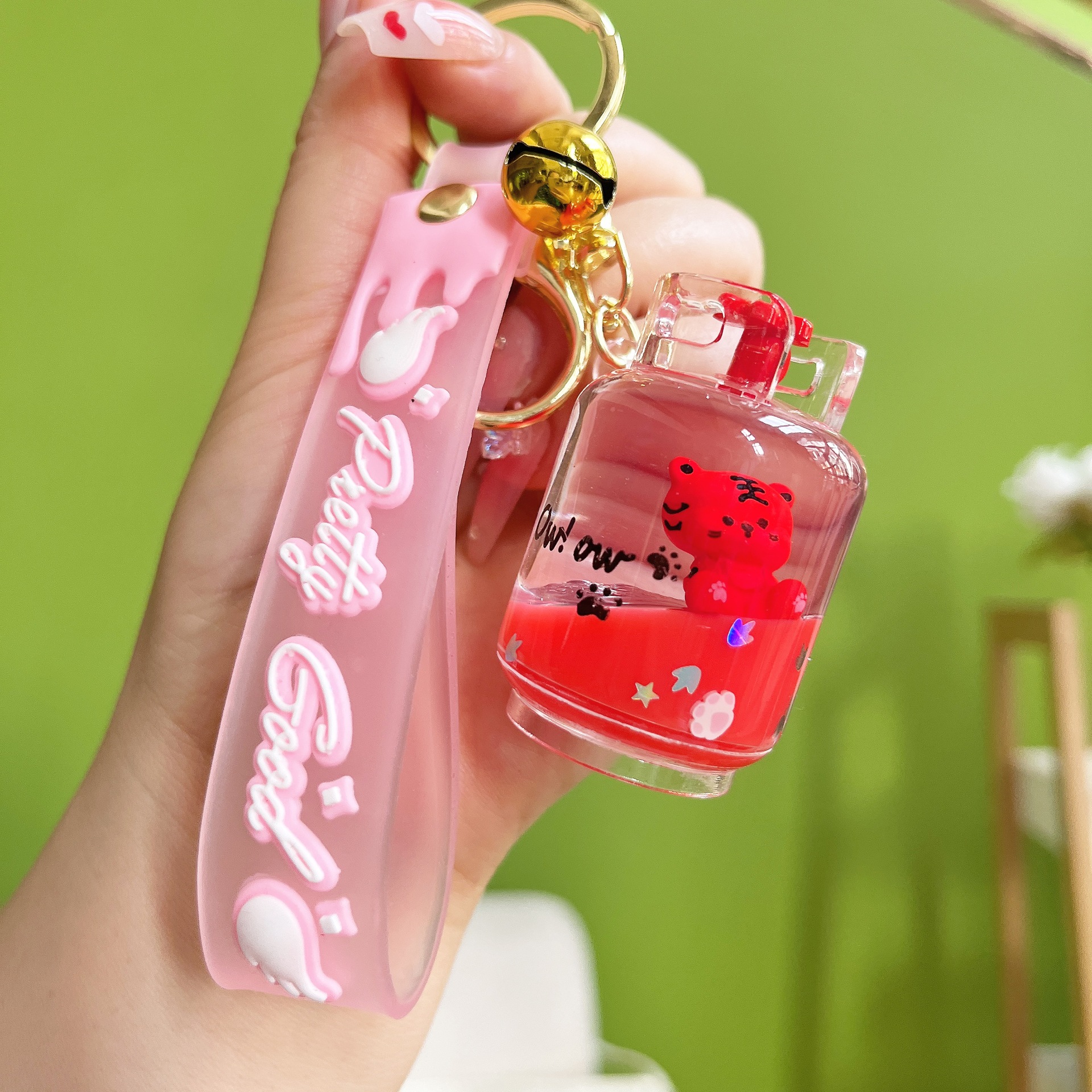 สีแดง