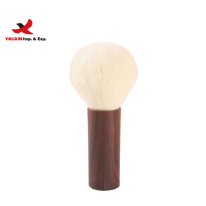 Nouvelle brosse à poussière pour ongles HQ Mixed Proc Discount, poils doux en bois de noyer et nylon, outil de nettoyage pour manucure et pédicure - Product Image 2