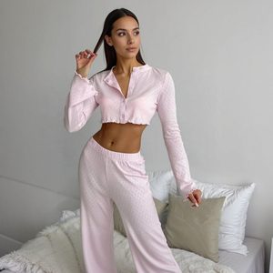 Pigiama da donna a 2 pezzi in maglia a costine tinta unita con volant, completo casual con bottoni per il tempo libero - Product Image 1