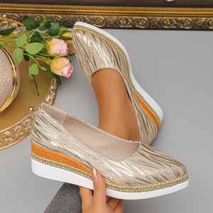 Sandales compensées grande taille pour femme, nouveau style d'été, à plateforme, à rayures européennes et américaines, plates à enfiler à bout peu profond - Product Image 1