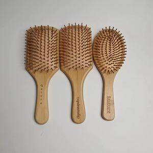 Cepillo de pelo de madera de bambú con cojín de aire con logotipo personalizado para mujer, peine para desenredar piojos con características de comodidad - Product Image 4