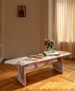 Elegante diseñador pintado a mano mesa de centro otomano vivamente coloreado personalizado Menhir banco para área de entretenimiento - Product Image 4