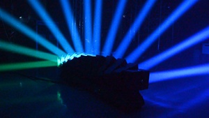 Nueva Barra de Luces LED de 12*60W con Efecto de Onda, Cabezal Móvil con Flash y Enfoque Controlable por Punto Individual para Discotecas, DJ y Clubs - Product Image 2