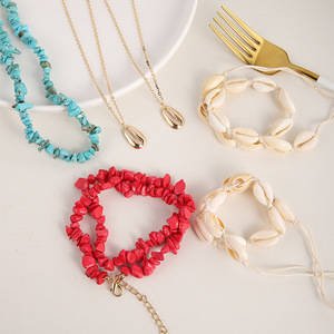 Collier superposé en coquillages avec pierres turquoise et coquillages cauris, collier bohème pour femmes, bijoux tendance - Product Image 4