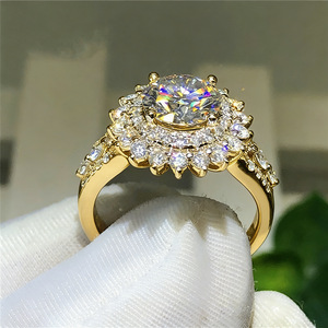 Anello Nuziale di Lusso per Donne, Elegante Gioiello Scintillante da Dito - Product Image 2