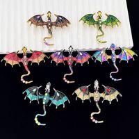 Broche en alliage émaillée personnalisée Dragon Européen, vente en gros, badge de revers pour merchandising de tournée de concert, cadeau pour fans gothiques, en vrac