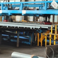 Tuyau en acier au carbone soudé ERW, tube en acier rond, tubes structurels avec services de découpe et de pliage pour les machines de construction