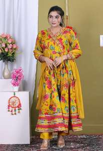 Nuevo Conjunto Étnico de Rayón SHARARA con Pantalón Bada Ghera y Dupatta, Materiales Reciclados, Estampado Digital para Fiestas y Eventos - Product Image 2