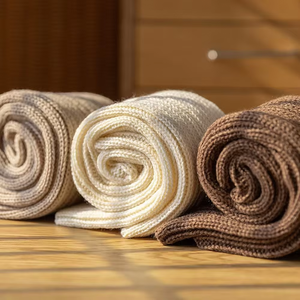 Foot Traffic Calentadores de piernas tejidos con cable para mujer, cálidos y sin pies - Product Image 4