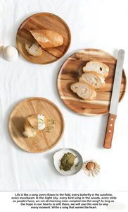 Bandeja Redonda Simple para Servir Té y Postres, Hecha de Madera Maciza de Acacia, Duradera, Ecológica y con Grabado - Product Image 6
