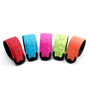 Led Glow Vòng đeo tay ánh sáng lên Slap Ban nhạc cổ tay thời trang ban đêm an toàn thể thao có thể điều chỉnh phản xạ <span class=keywords><strong>armband</strong></span> chiếu sáng LED dây đeo cổ tay - Product Image 6