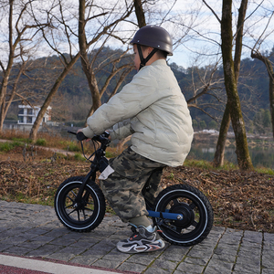 電動バランスバイク 12インチ LEDライト付き キッズ用ペダルタイプ自転車 アルミ合金製 4-10歳向け - Product Image 4