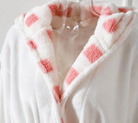 Peignoir en flanelle blanche pour femme OLIVEHOME avec doublure en sherpa à carreaux roses, manches longues, peignoir d'hiver