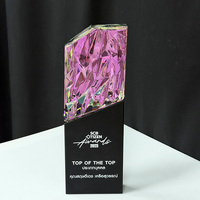 Fabricant de trophées en cristal arc-en-ciel, vente en gros de trophées en cristal avec base noire et violette MH-N862