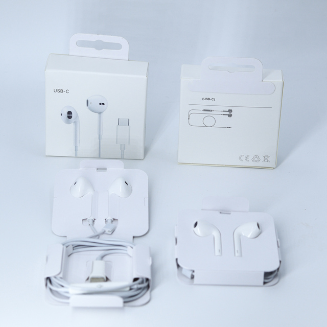 On-Ear Wired Type-C Headphones with Microphone and Speaker 1.2m Cord Length Dynamic Driver for iPhone 15 16 17