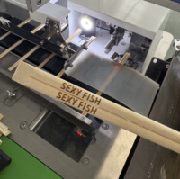 Máquina de Marcado Láser para Palillos con Texto y Patrones Personalizados