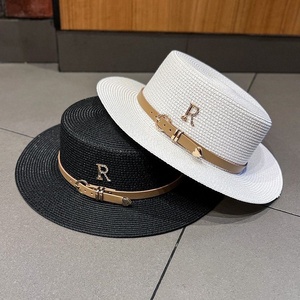 Chapeau de soleil rétro britannique à calotte plate avec strass et lettre R, idéal pour l'été, les voyages, les vacances, la plage et le bord de mer - Product Image 4