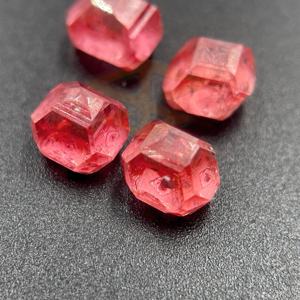 Diamante Sintético Rojo Granada HPHT Cultivado en Laboratorio, Diamante en Bruto de 2-4 Quilates, 6-10 mm, Sin Cortar, para Joyería - Product Image 1