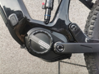 Sepeda gunung suspensi penuh, sepeda gunung Motor utama sepeda listrik 1000W 48V baterai Lithium 15Ah >60km rentang serat karbon 4 daun