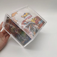 Boîte de présentation de cartes de jeu en acrylique PMMA brillant moderne SJJ, empilable, avec couvercle anti-poussière, fermeture magnétique, épaisseur 5 mm, écologique
