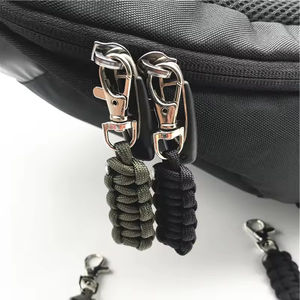 Paquete de 4 Llaveros Trenzados de Paracord 550, Colgante de Supervivencia Hecho a Mano con Clip Metálico para Camping, Senderismo y Actividades al Aire Libre - Product Image 6