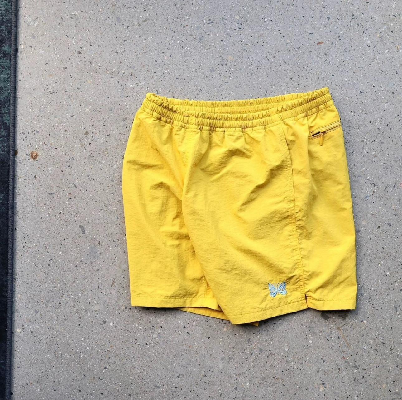 สีเหลือง