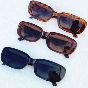 Gafas de Sol Cuadradas de Color Caramelo Unisex de Moda Personalizadas al por Mayor, Gafas de Sol Rectangulares Pequeñas Ovaladas para Mujer - Product Image 6