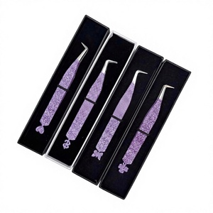 Pince à épiler professionnelle Boot 90 pour extensions de cils avec paillettes, en acier inoxydable, différentes formes de coupes, logo et couleur personnalisables - Product Image 1
