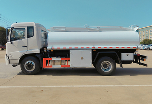 Camion-citerne à carburant de 10 000 litres à prix réduit avec distributeur de ravitaillement mobile à vendre - Product Image 3