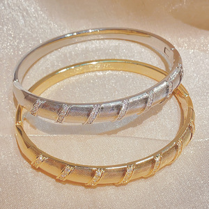 <b>Copper</b> Alloy Zircon <b>Bracelet</b> Gold Silver Color Women's Fashion Jewelry Gift Bangle With Buckle High End Luxurious Style - Product Image 4