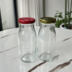 Bouteille multi-usage en verre transparent robuste de 300 ml pour shots bien-être, avec bouchon à vis de 48 mm et couvercle doré à ouverture facile, idéale pour le lait, les jus et les smoothies - Product Image 3