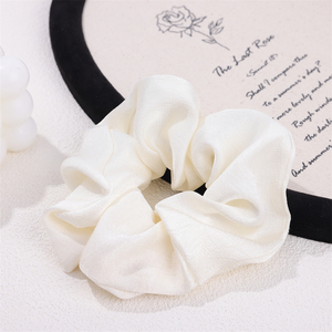 Bán Buôn Satin Vải Scrunchies Lớn Mượt Tóc Quan Hệ Tóc Phụ Kiện Cho Phụ Nữ Cô Gái Tóc Đàn Hồi Đuôi Ngựa Scrunchy - Product Image 4