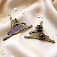 Ensemble de broches en émail souple Danseuse de ballet, Or rose avec poudre de perle et Bronze antique avec paillettes violettes, Broches en métal