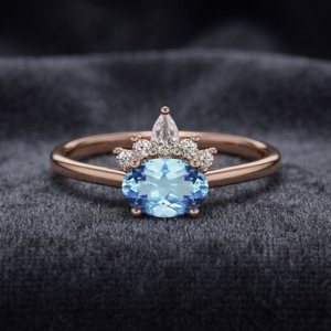 Anillo de Compromiso de Plata 925 con Topacio Azul Corte Ovalado, Engaste de Corona con Puntas, Joyería Romántica para Mujer - Product Image 2
